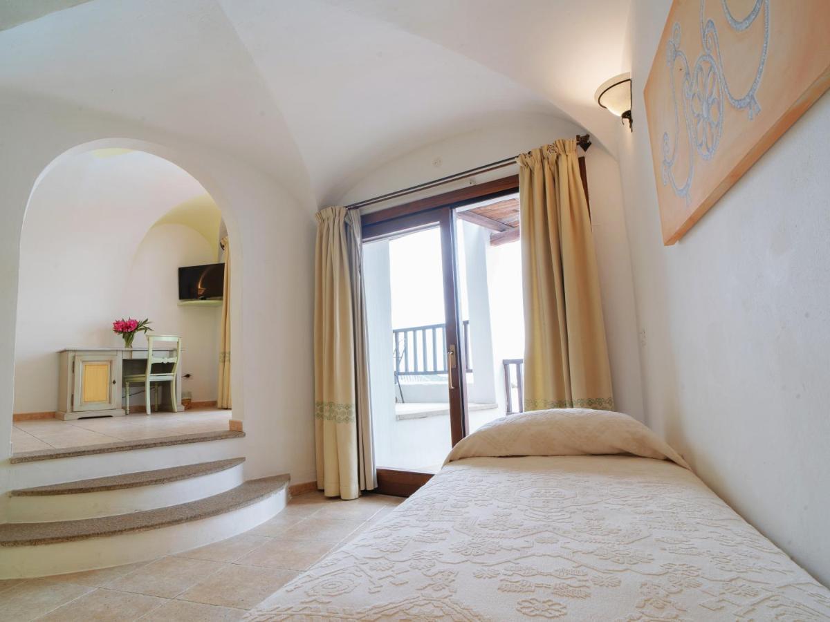 Hotel Pedra Santa Baja Sardinia Luaran gambar
