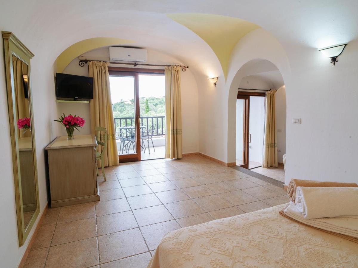 Hotel Pedra Santa Baja Sardinia Luaran gambar