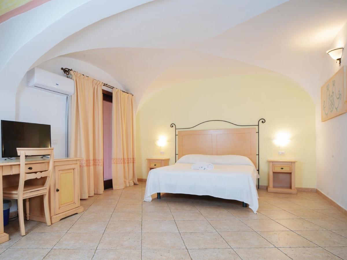 Hotel Pedra Santa Baja Sardinia Luaran gambar
